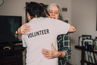 Instituto Econacional denuncia a exclusão da população em situação de rua nos censos.