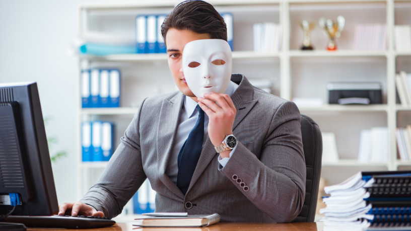 O Sindnapi - Sindicato Nacional dos Aposentados, Pensionistas e Idosos alerta para os principais riscos digitais e mostra estratégias práticas para manter aposentados seguros diante de novas fraudes.