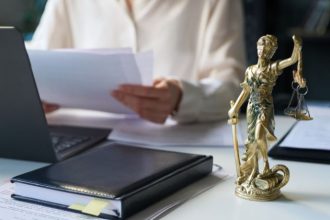 IA no Direito: 77% dos profissionais jurídicos já utilizam inteligência artificial semanalmente e o que isso muda na prática da advocacia