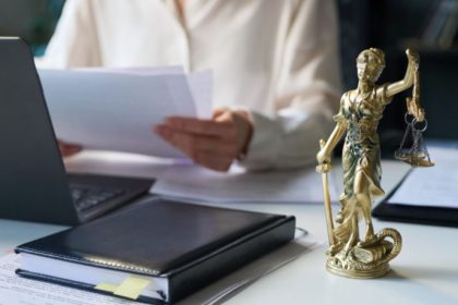 IA no Direito: 77% dos profissionais jurídicos já utilizam inteligência artificial semanalmente e o que isso muda na prática da advocacia
